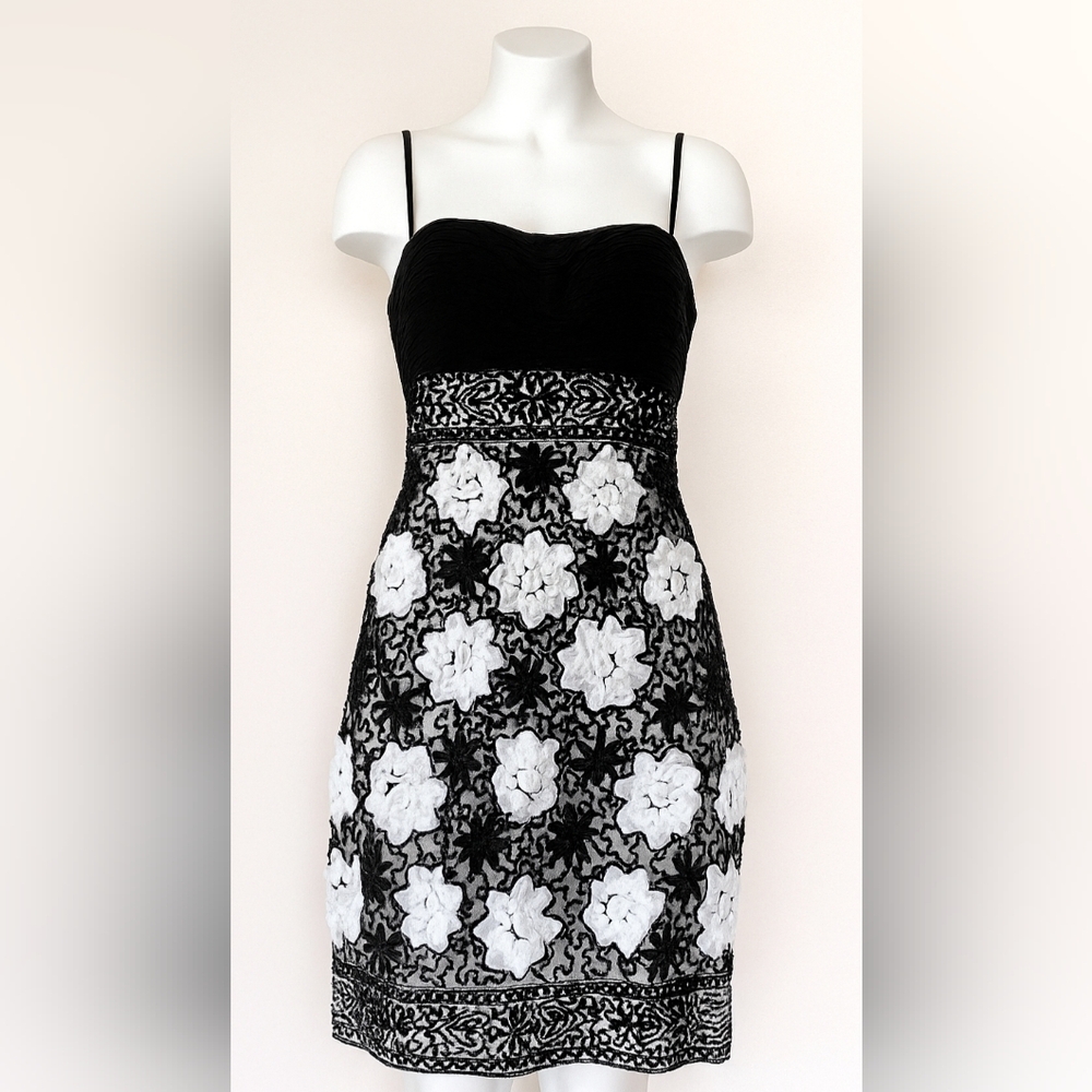 Vintage Sue Wong Size 8 Black & White Rosette Appliqué Beaded Silk Dress - Picture 2 of 4